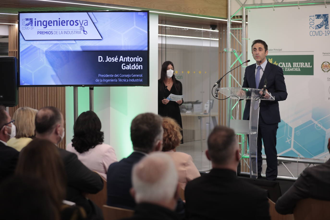 Fotos: IngenierosVA distingue a cinco empresas
