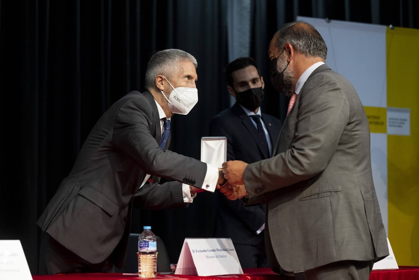 Fotos: Entrega de las medallas de Instituciones Penitenciarias en la cárcel de Villanubla