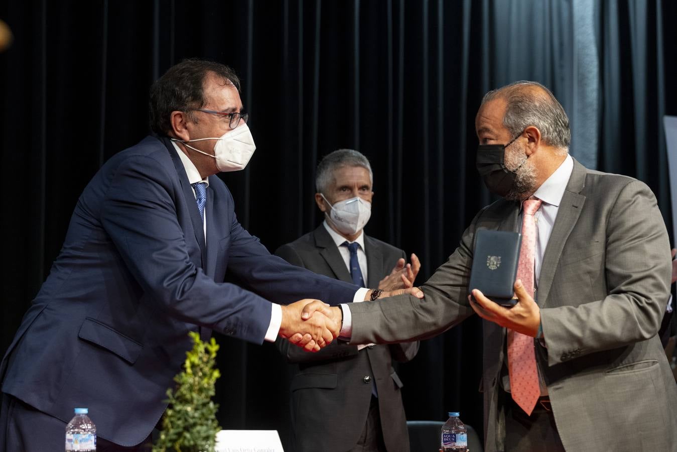 Fotos: Entrega de las medallas de Instituciones Penitenciarias en la cárcel de Villanubla