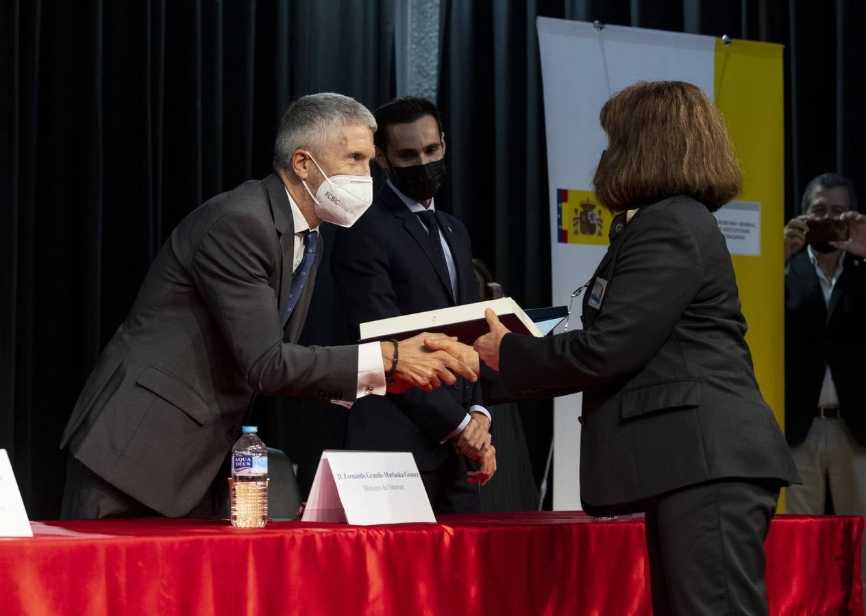 Fotos: Entrega de las medallas de Instituciones Penitenciarias en la cárcel de Villanubla