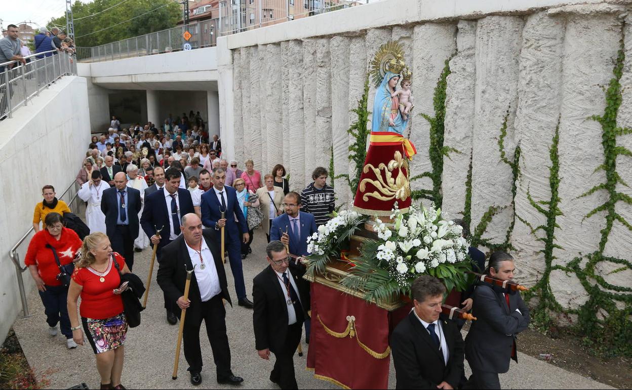 Procesion de la Virgen del Pilar en el barrio de la Pilarica.