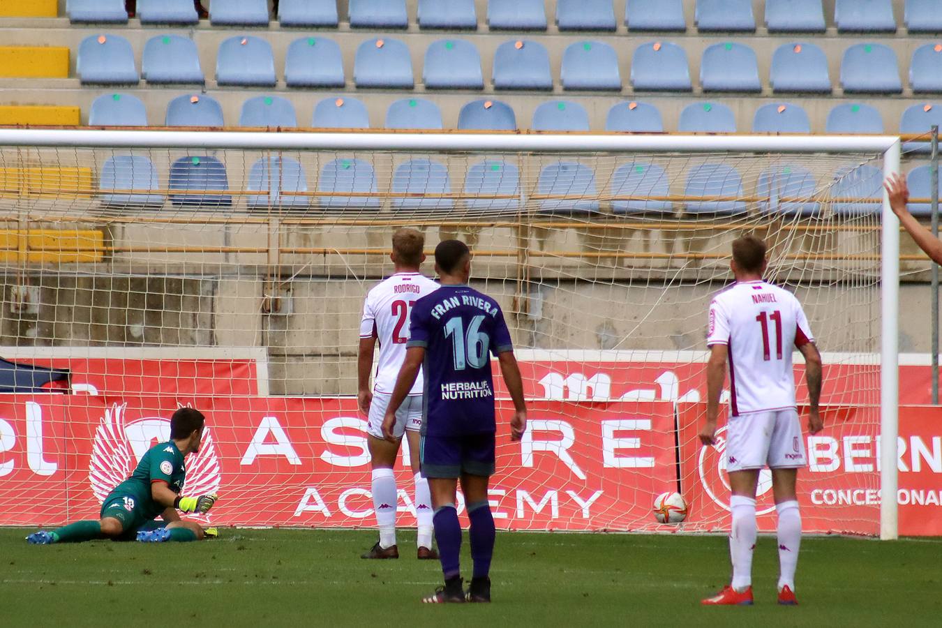 Fotos: Derrota del Valladolid Promesas frente a la Cultural Leonesa (4-2)