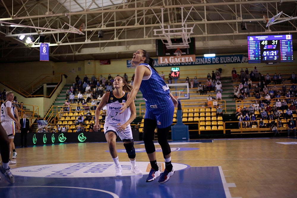 Un CB Avenida en construcción sin sus WNBA estrena su casillero de triunfos ligueros (66-48) ante Tenerife
