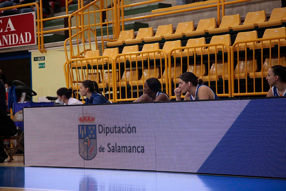 Un CB Avenida en construcción sin sus WNBA estrena su casillero de triunfos ligueros (66-48) ante Tenerife