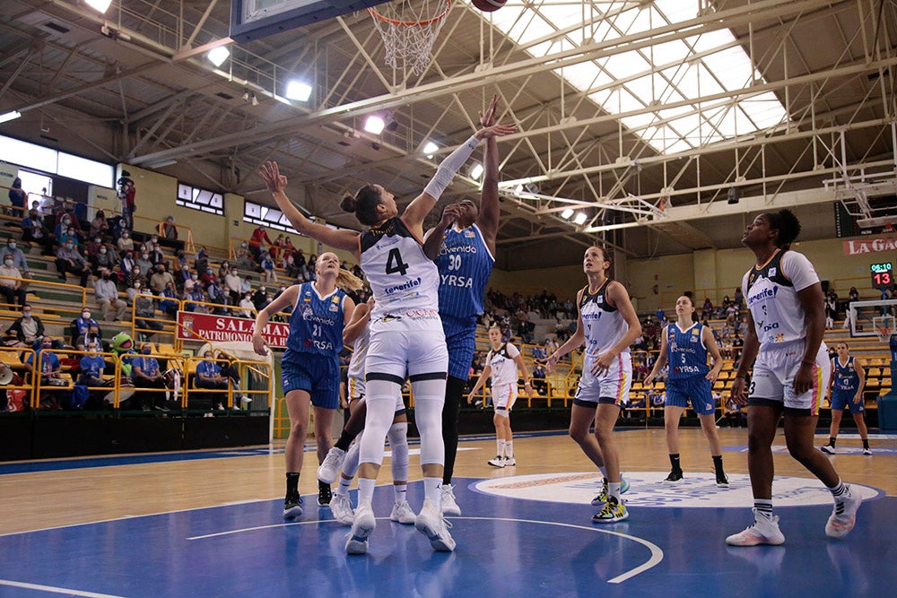 Un CB Avenida en construcción sin sus WNBA estrena su casillero de triunfos ligueros (66-48) ante Tenerife