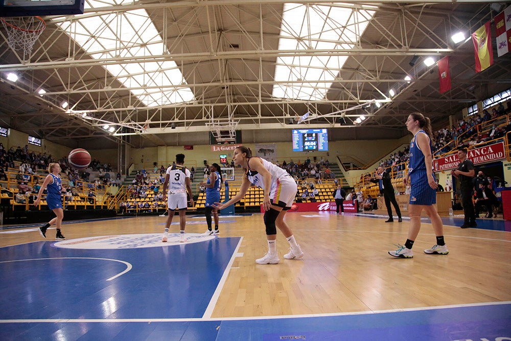 Un CB Avenida en construcción sin sus WNBA estrena su casillero de triunfos ligueros (66-48) ante Tenerife