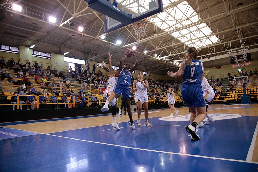 Un CB Avenida en construcción sin sus WNBA estrena su casillero de triunfos ligueros (66-48) ante Tenerife