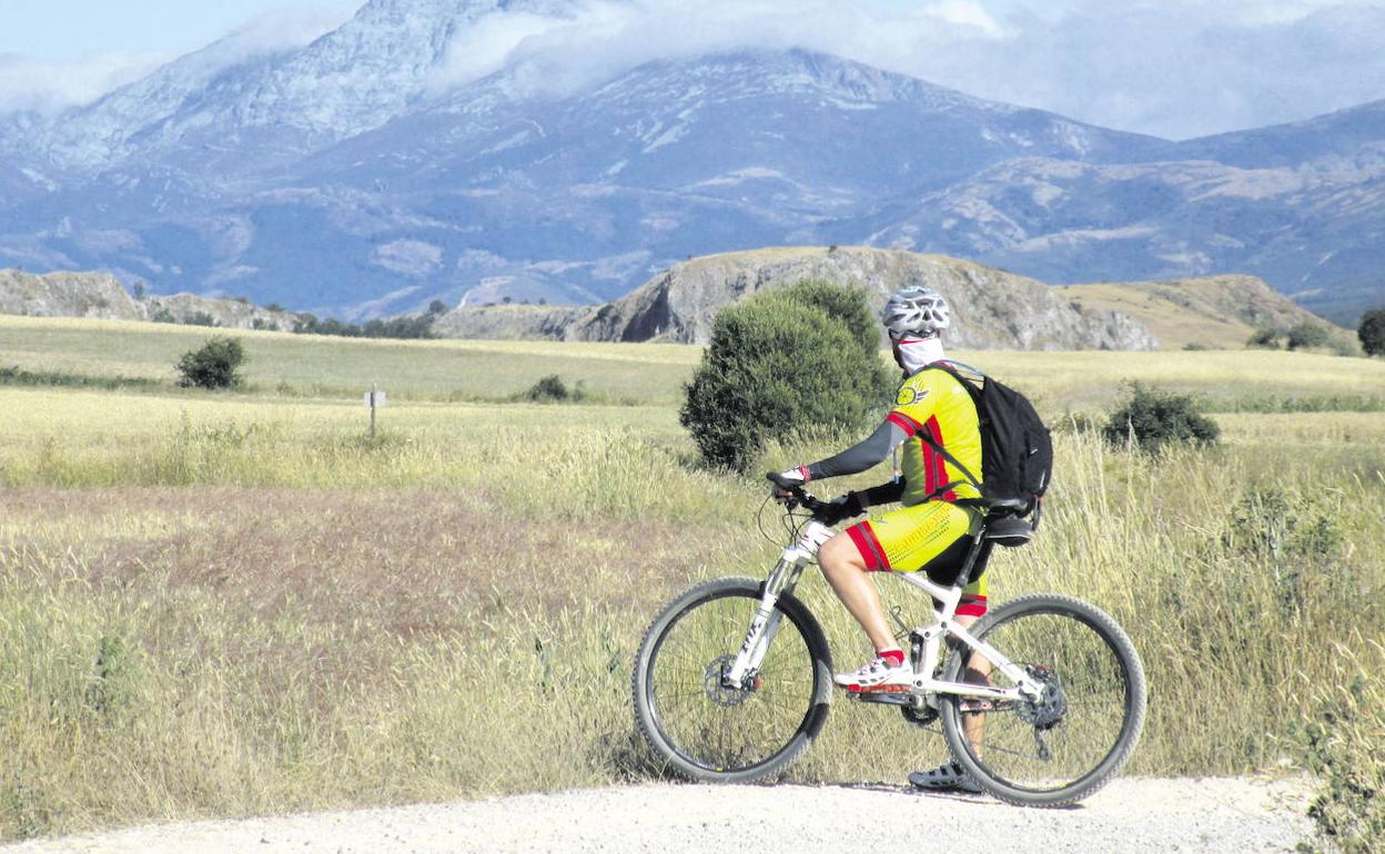 La nueva forma de adelantar a los ciclistas en carretera