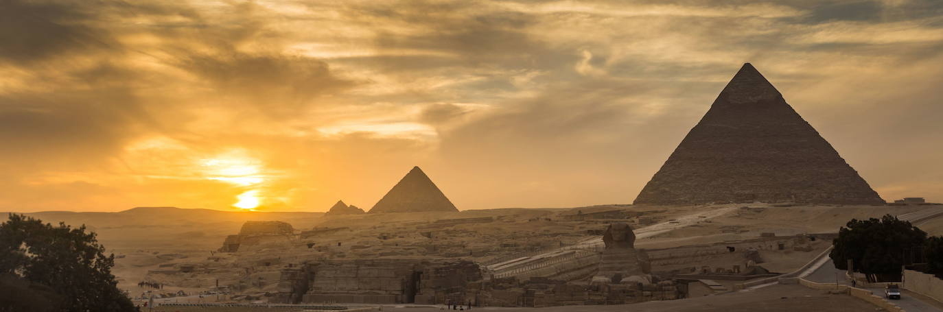 Las pirámides de Giza (Egipto). Las pirámides de Giza han sido uno de los grandes misterios de la humanidad. ¿Cómo pudieron construirlas con los medios e infraestructuras de la época?