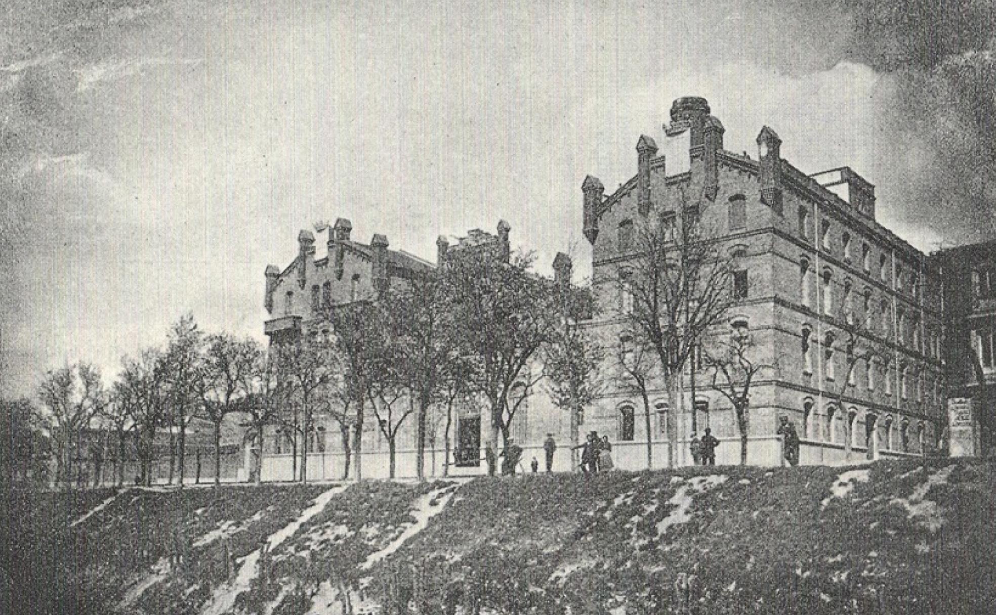 Fachada del edificio de la Electra Popular Vallisoletana en el año 1911. 