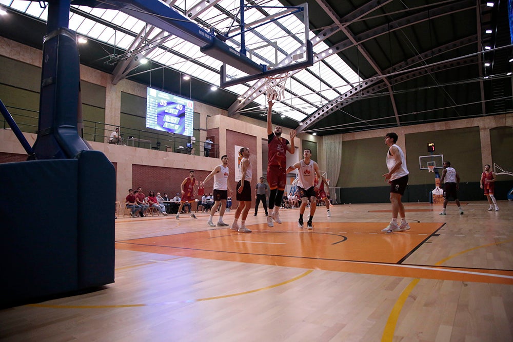 El Aquimisa Carbajosa Empresarial remonta al final al Zentro Madrid (82-74)