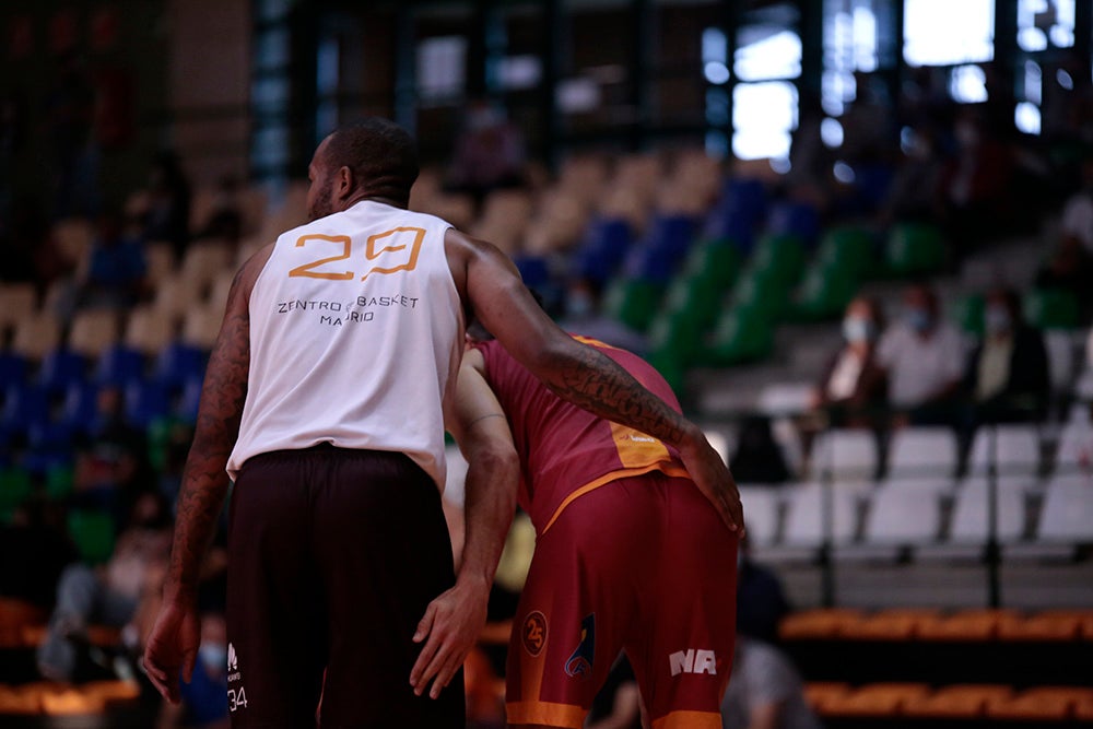 El Aquimisa Carbajosa Empresarial remonta al final al Zentro Madrid (82-74)