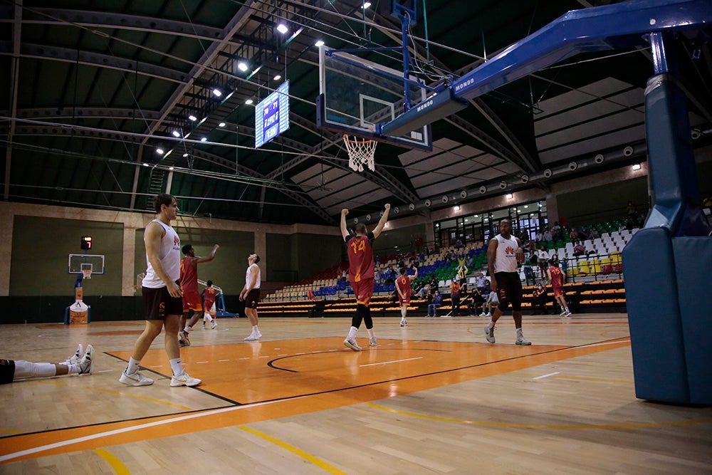 El Aquimisa Carbajosa Empresarial remonta al final al Zentro Madrid (82-74)