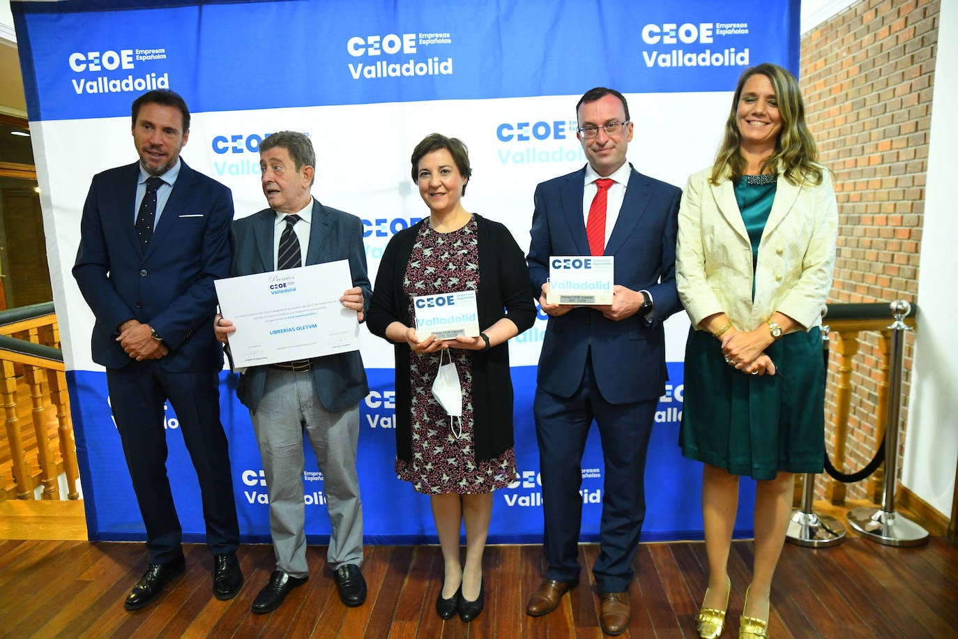 Fotos: Premios de CEOE Valladolid para la librería OLETVM y la farmacéutica Curia