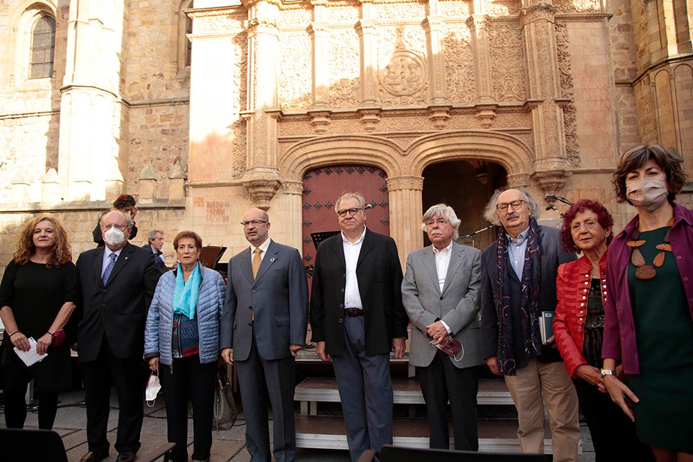 El "Ágora del Otoño" y "Salamanca ilumina Europa" llenan de poesía, luz y música el Patio de Escuelas de la Universidad de Salamanca