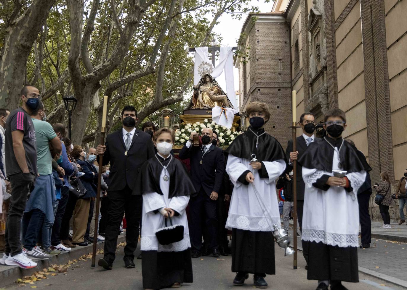 Fotos: Procesión en honor a María Santísima de la Pasión en Valladolid