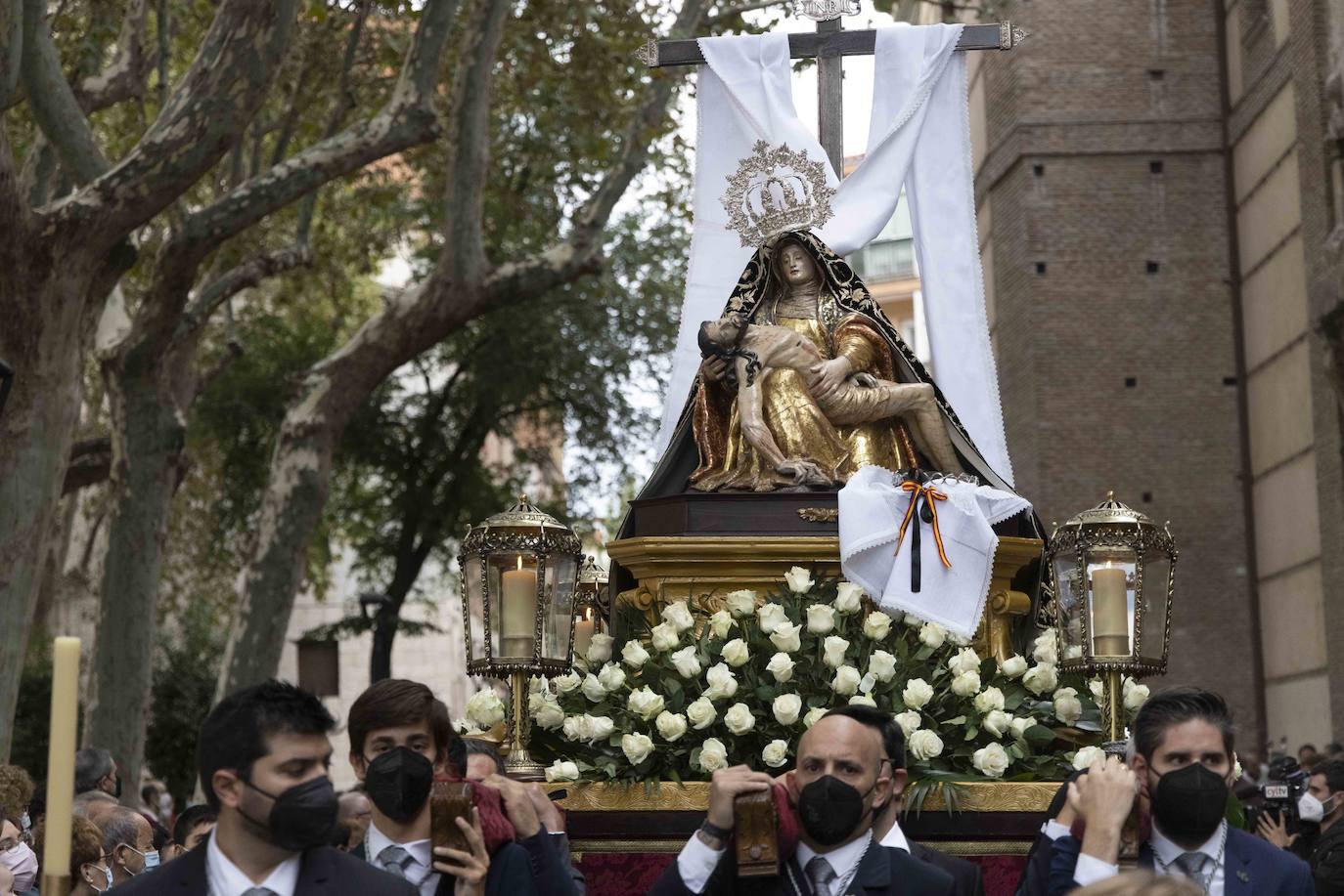 Fotos: Procesión en honor a María Santísima de la Pasión en Valladolid