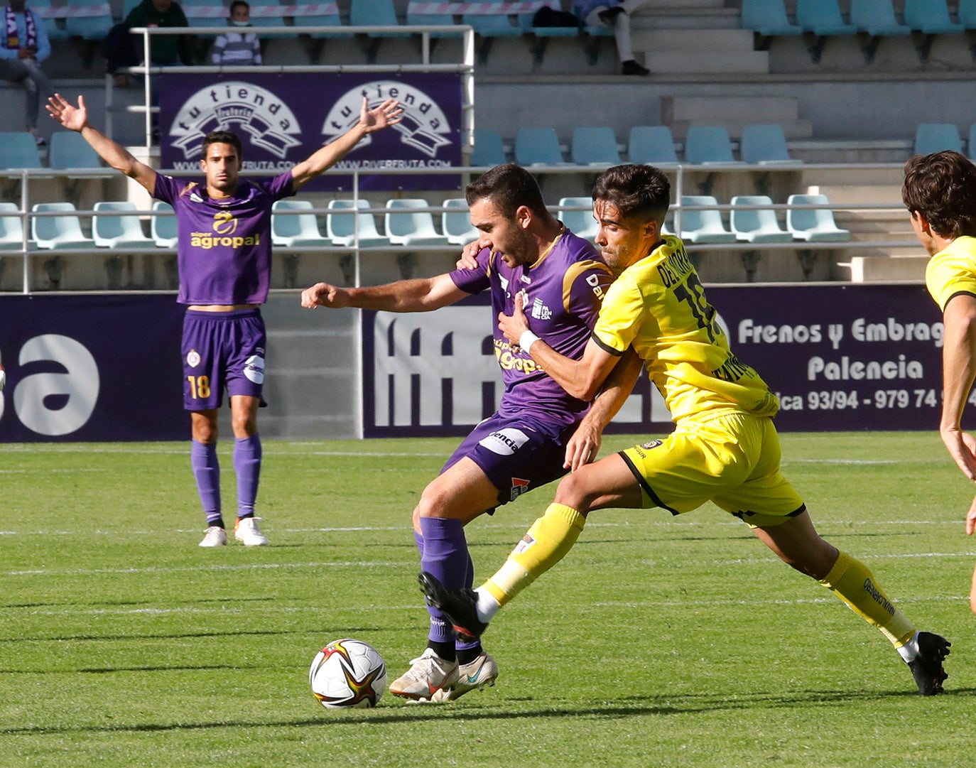 Palencia Cristo Atlético 3 - 0 C.D.A Navalcarnero