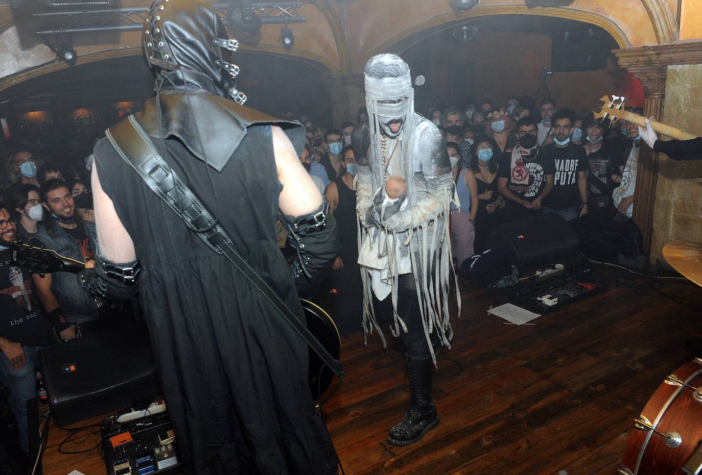 El concierto de 'Tu madre es puta' en la sala Porta Caeli de Valladolid.