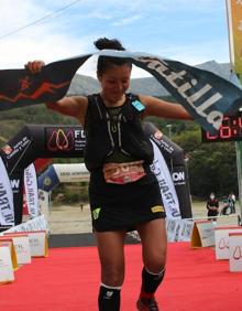 Imagen secundaria 2 - El bejarano Miguel Heras y Ana Rico triunfan en la VI Ultrail La Covatilla