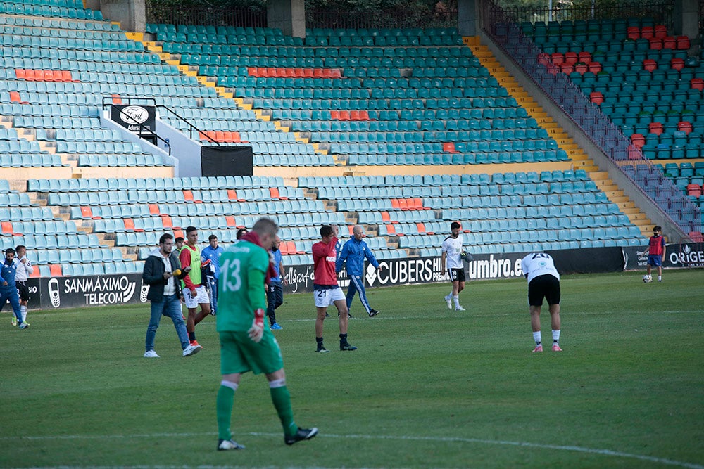 Un Salamanca UDS impotente pierde lo poco que tenía en su juego y cede en casa ante el Marino de Luanco (0-2)