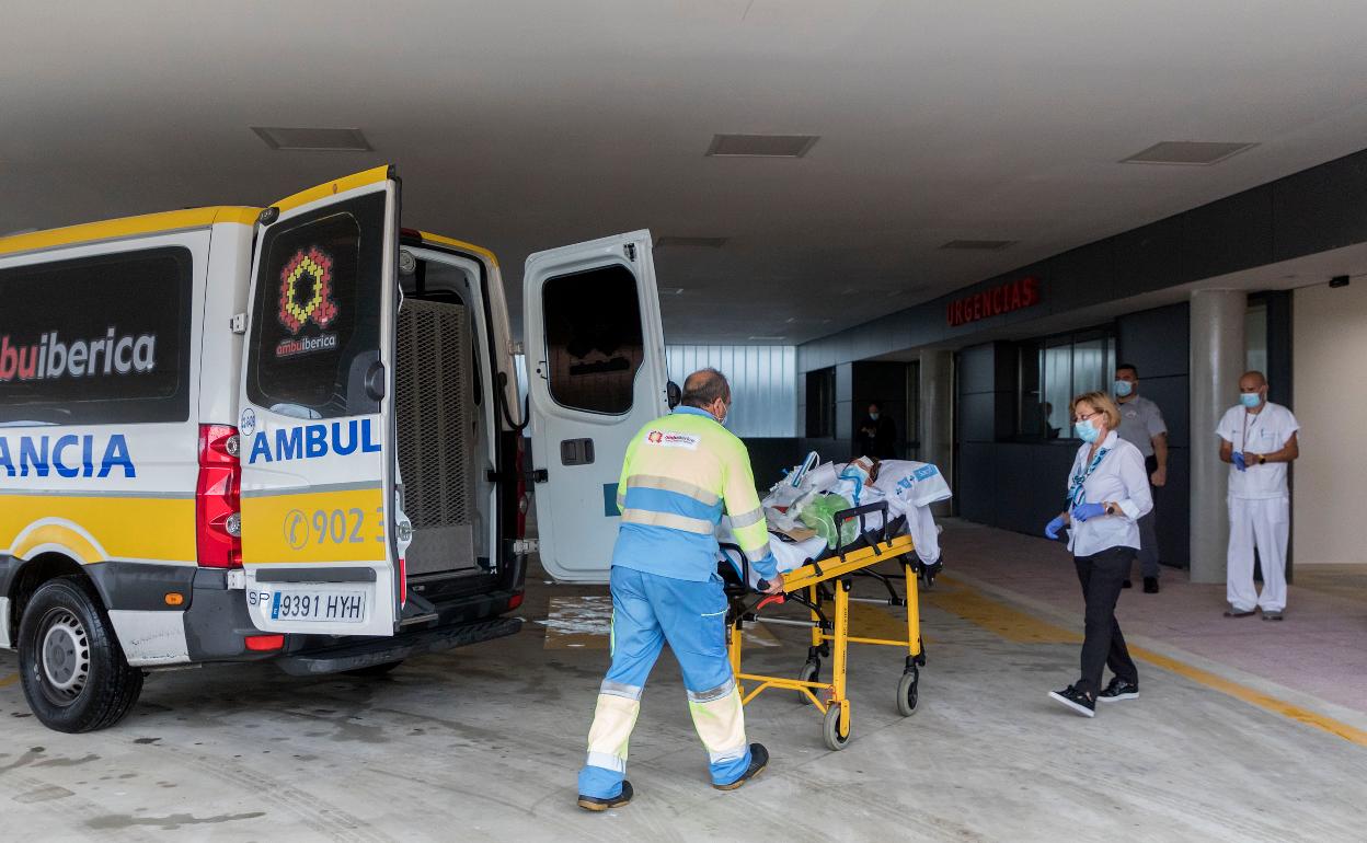 Traslado de enfermos al nuevo hospital. 