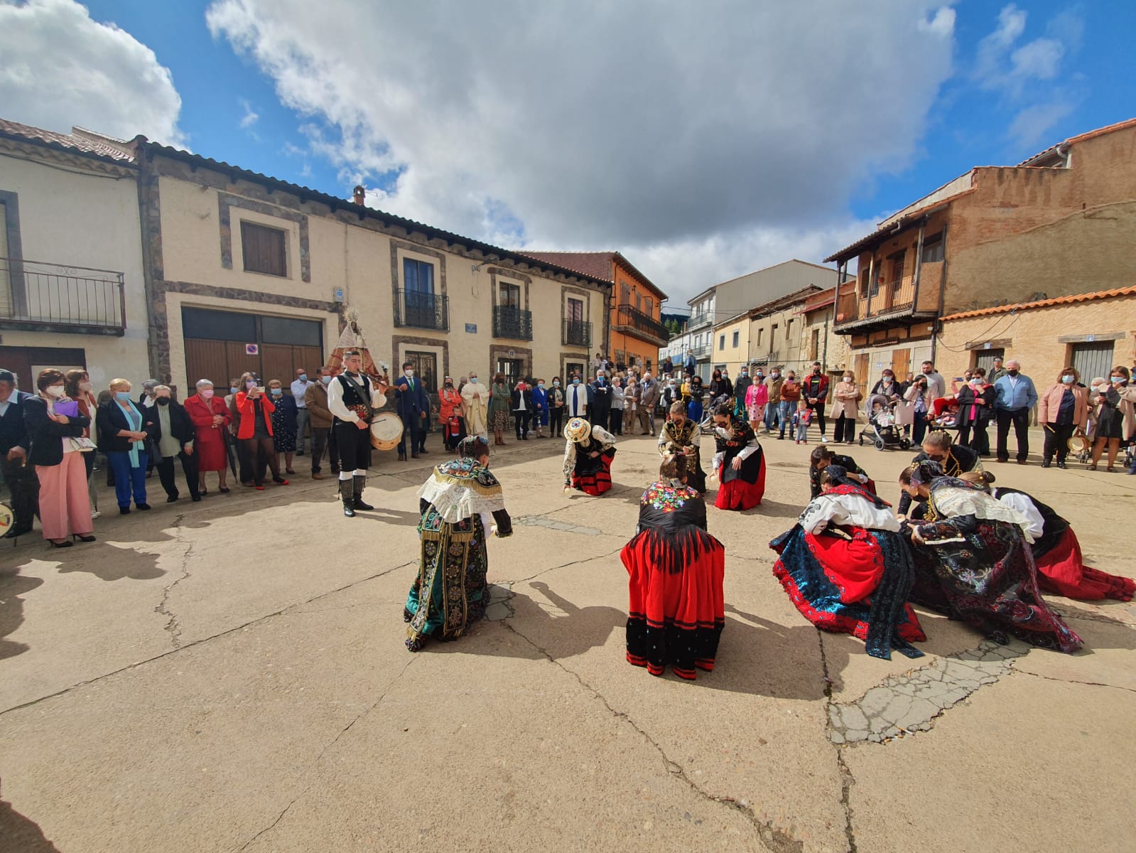 Fotos: El Maillo recuerda a Alfredo Ramajo en el día grande de sus fiestas patronales