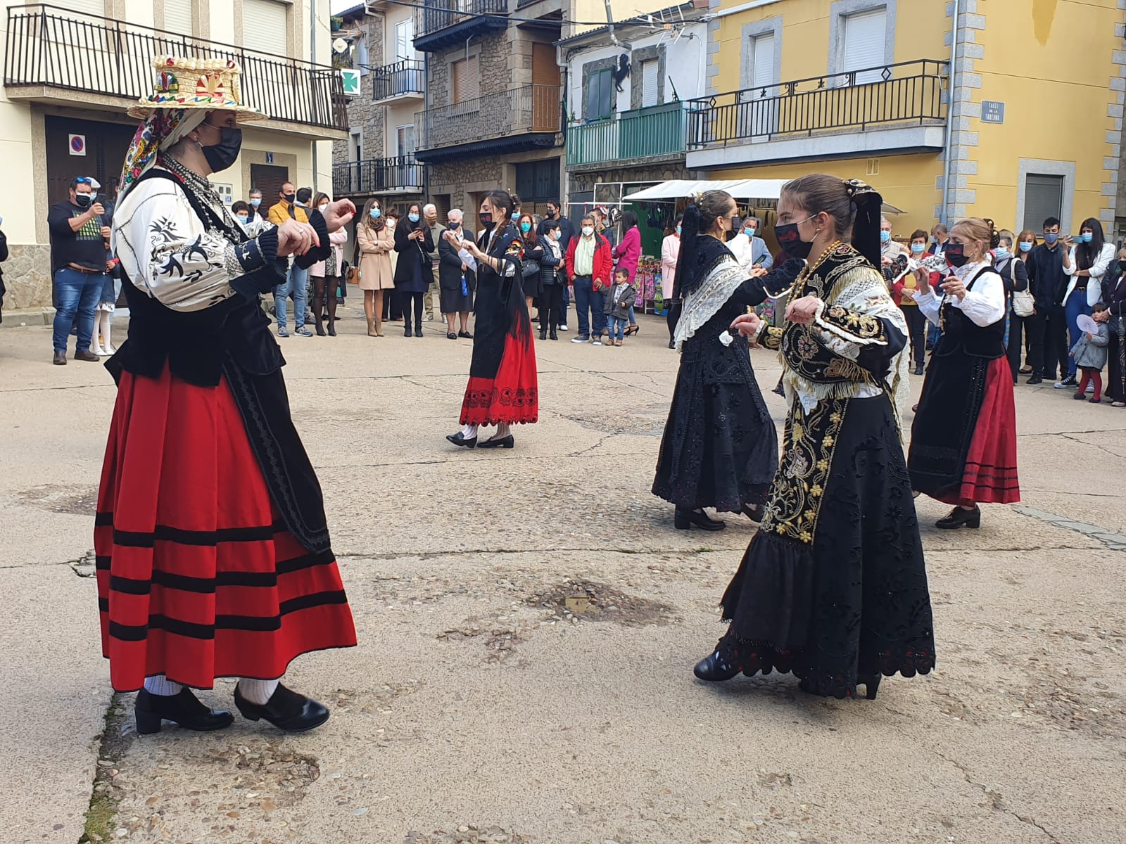 Fotos: El Maillo recuerda a Alfredo Ramajo en el día grande de sus fiestas patronales