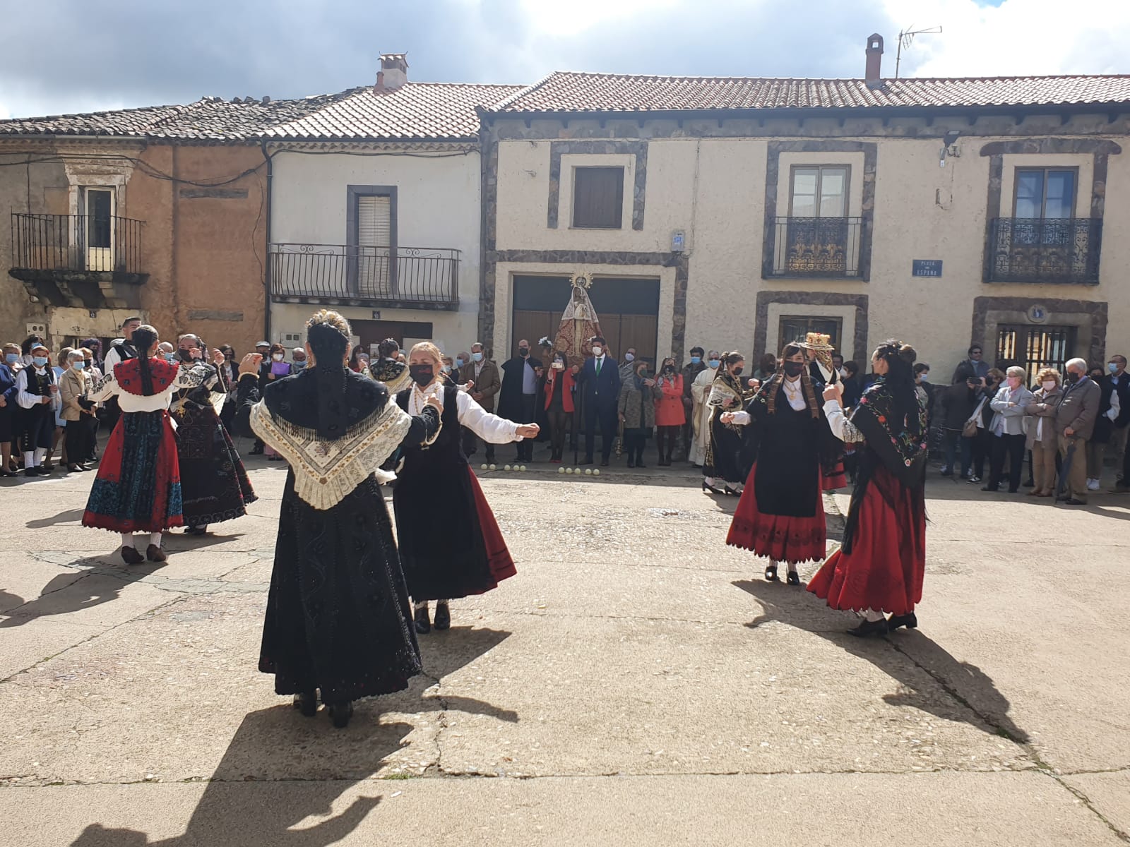 Fotos: El Maillo recuerda a Alfredo Ramajo en el día grande de sus fiestas patronales