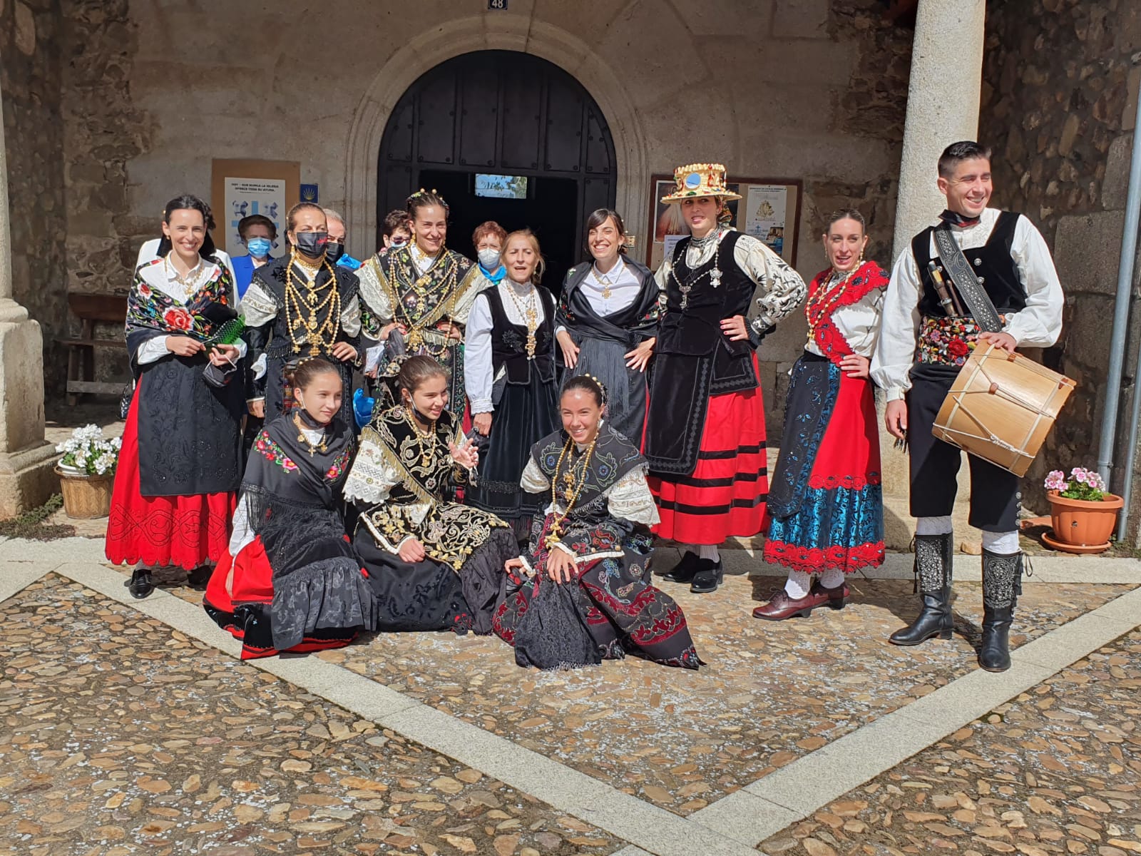 Fotos: El Maillo recuerda a Alfredo Ramajo en el día grande de sus fiestas patronales