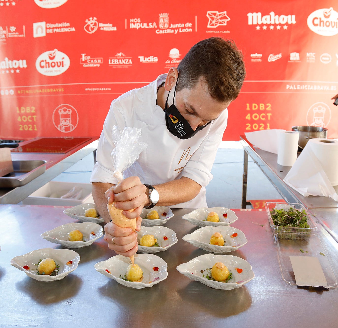 Final del II concurso internacional de patatas bravas en Palencia