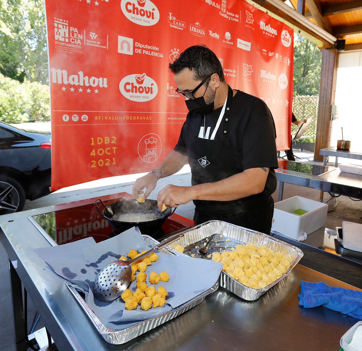 Final del II concurso internacional de patatas bravas en Palencia