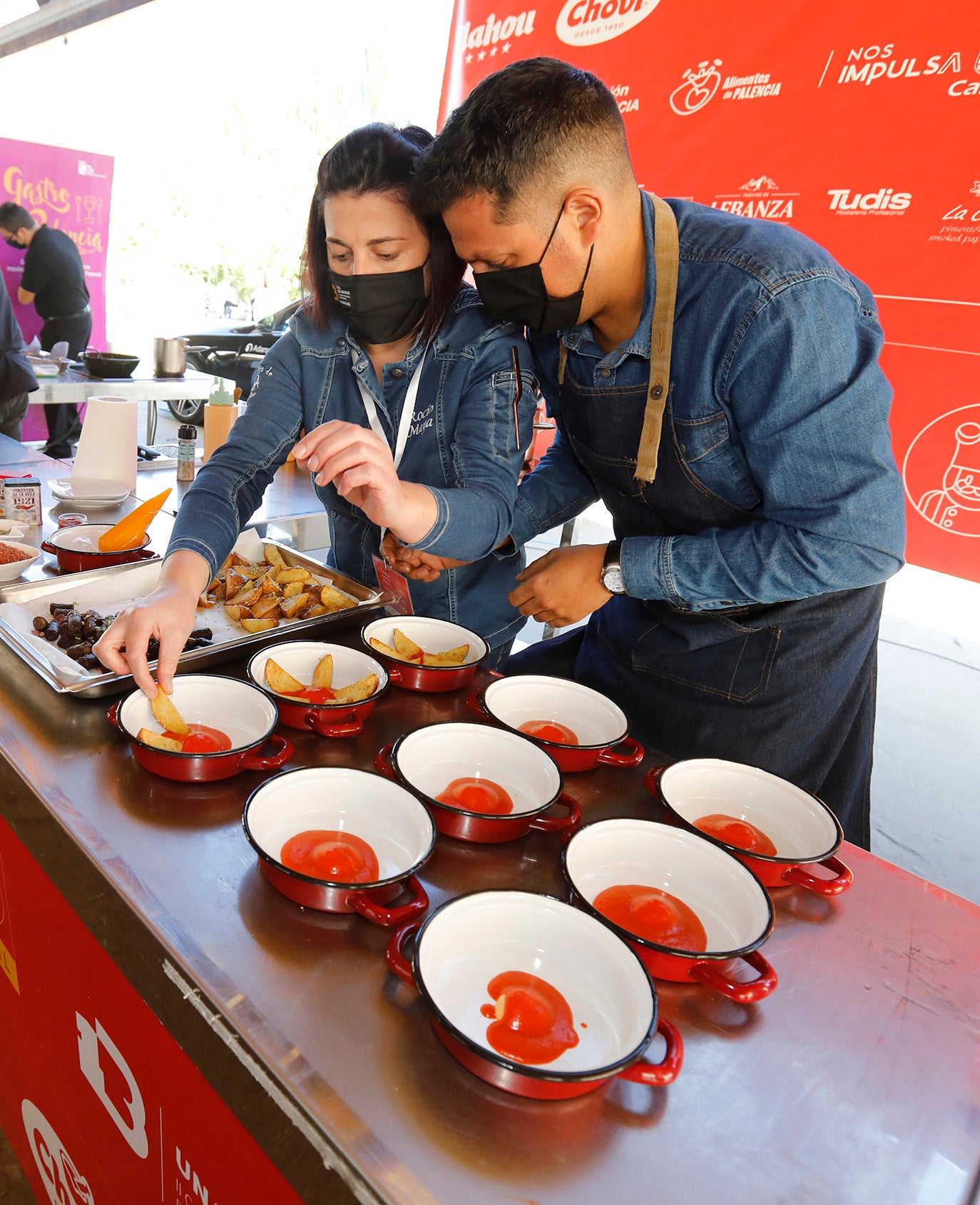 Final del II concurso internacional de patatas bravas en Palencia