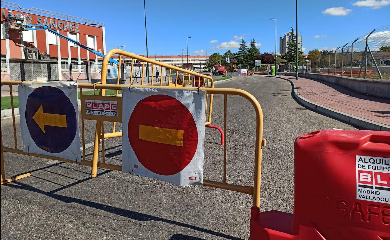 Obras en el Polígono de Argales, en la calle Daniel del Olmo.