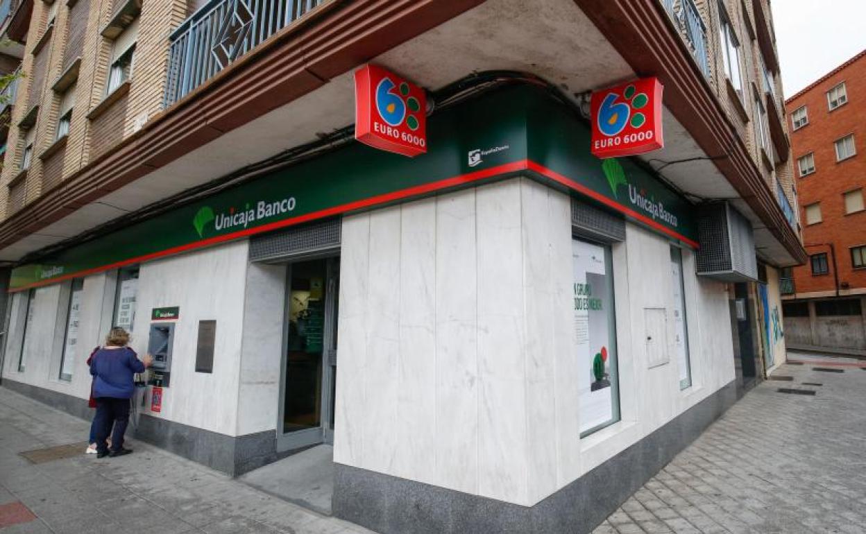 Una sucursal de Unicaja Banco.