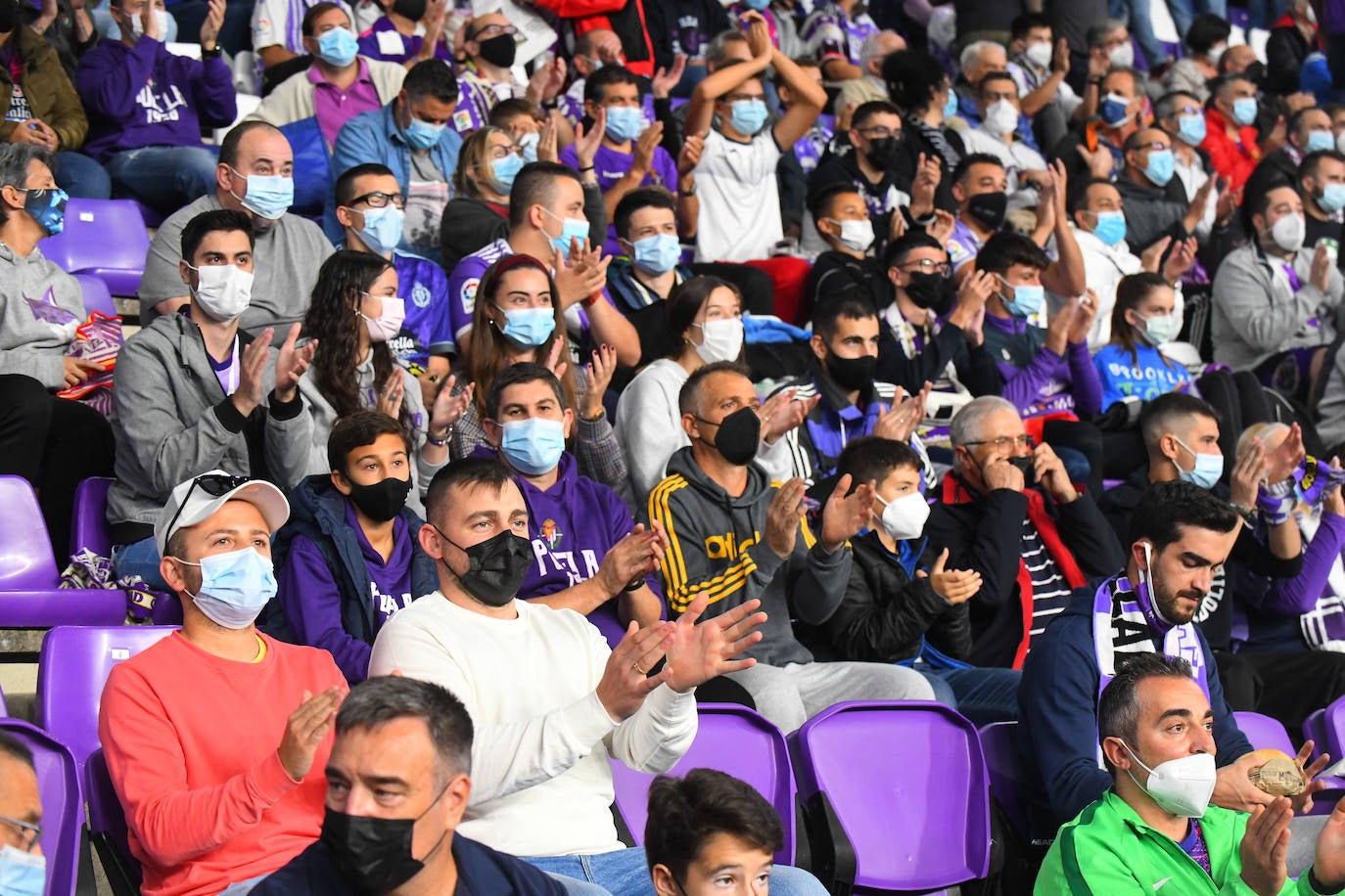 Aficionados vallisoletanos en el Zorrilla durante el encuentro contra el Málaga. 