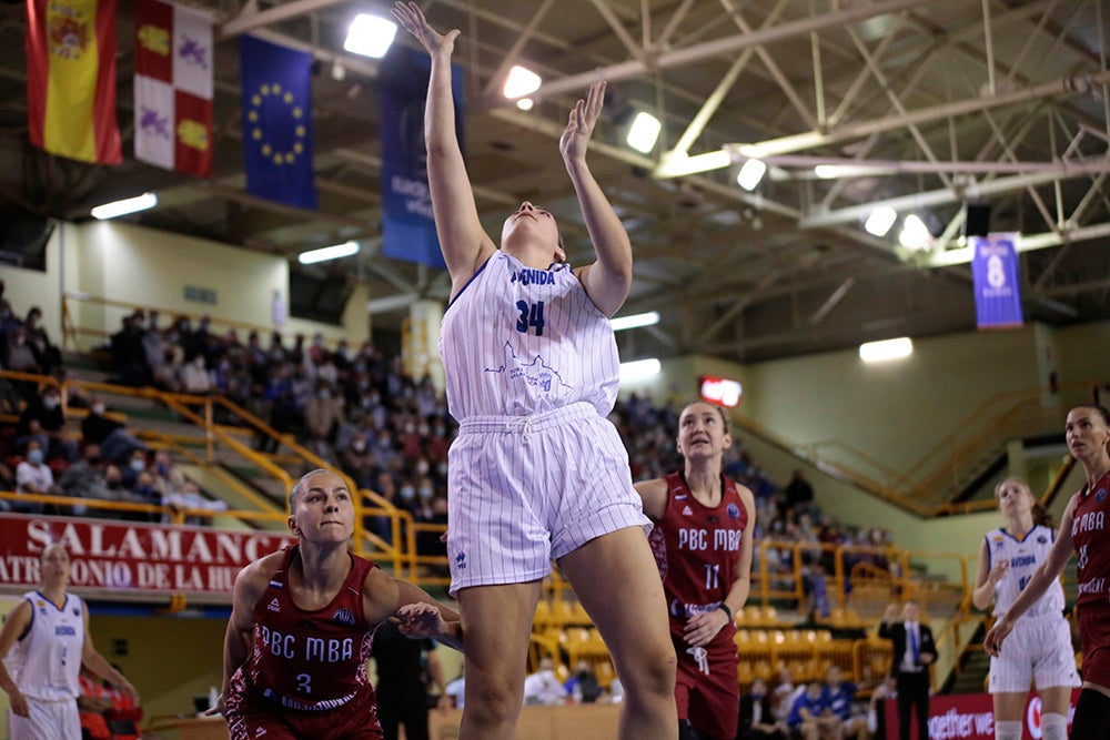 El CB Avenida, sin sus dos estrellas, supera con incertidumbre hasta el final al debutante MBA Moscow en la primera jornada de la fase de grupos
