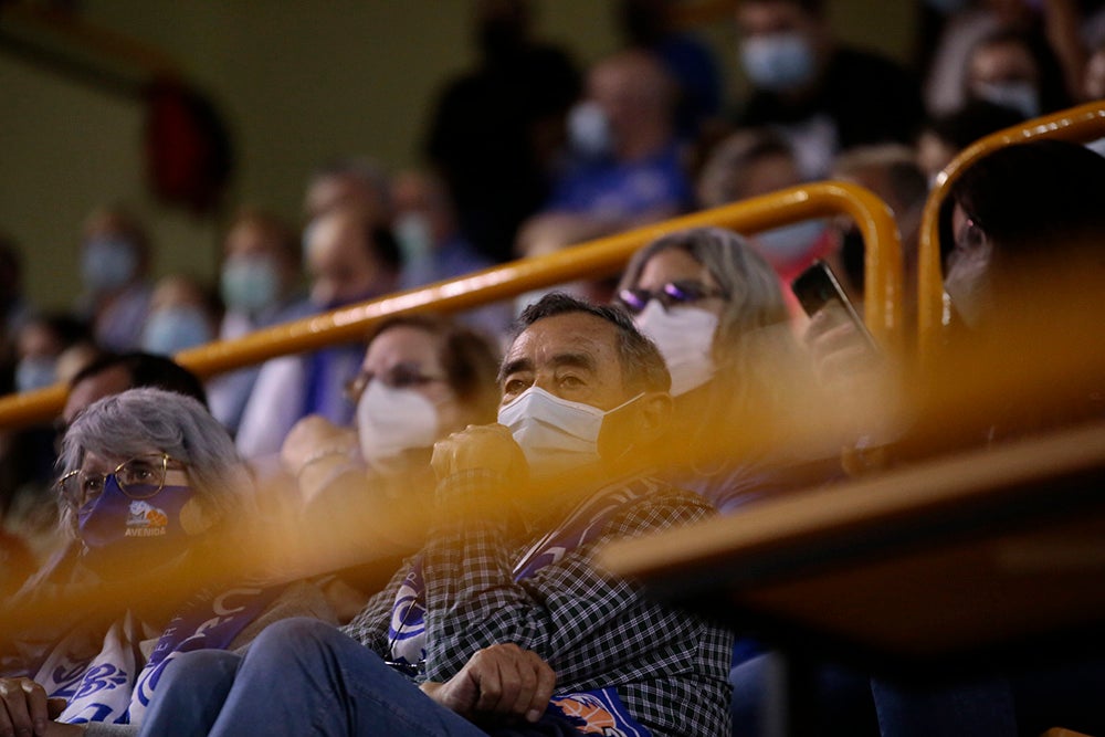 Würzburg empieza a recuperar el ambiente de siempre en las noches de Euroliga para presenciar la sufrida victoria del CB Avenida