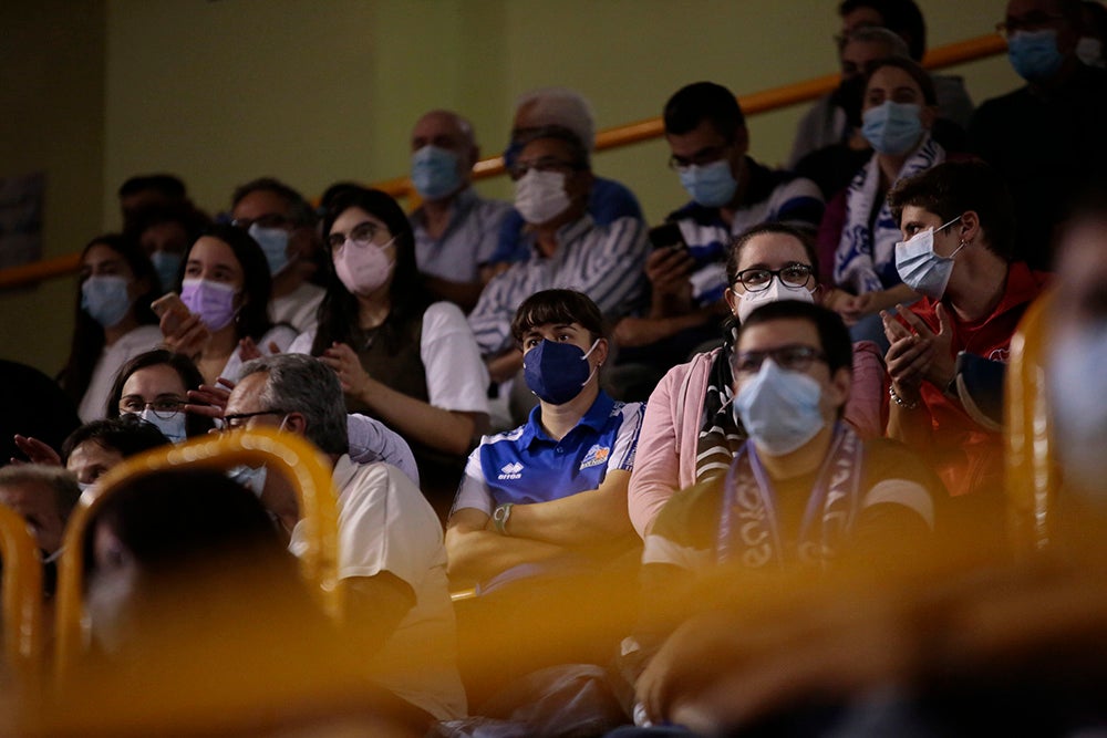 Würzburg empieza a recuperar el ambiente de siempre en las noches de Euroliga para presenciar la sufrida victoria del CB Avenida