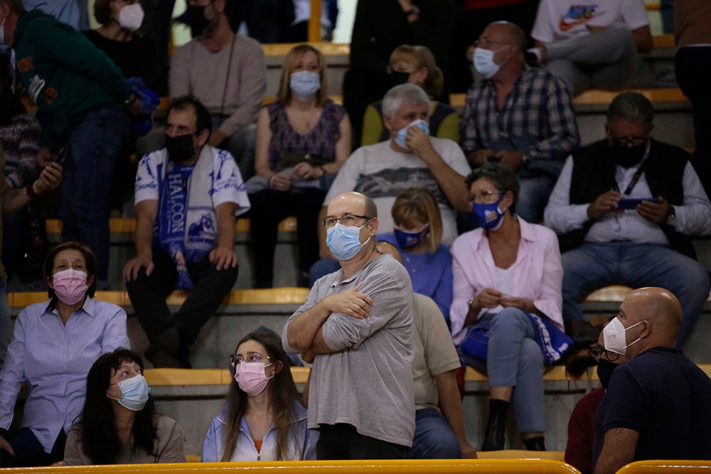 Würzburg empieza a recuperar el ambiente de siempre en las noches de Euroliga para presenciar la sufrida victoria del CB Avenida