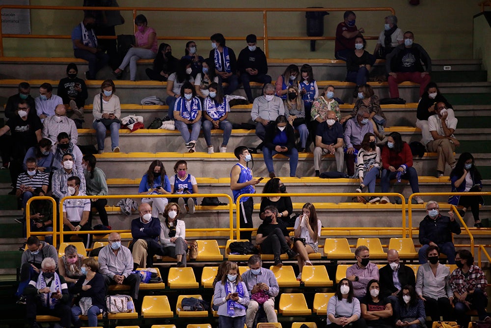 Würzburg empieza a recuperar el ambiente de siempre en las noches de Euroliga para presenciar la sufrida victoria del CB Avenida