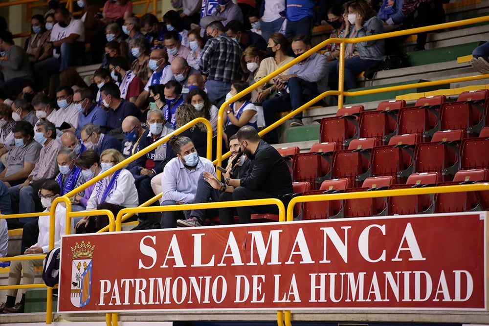 Würzburg empieza a recuperar el ambiente de siempre en las noches de Euroliga para presenciar la sufrida victoria del CB Avenida