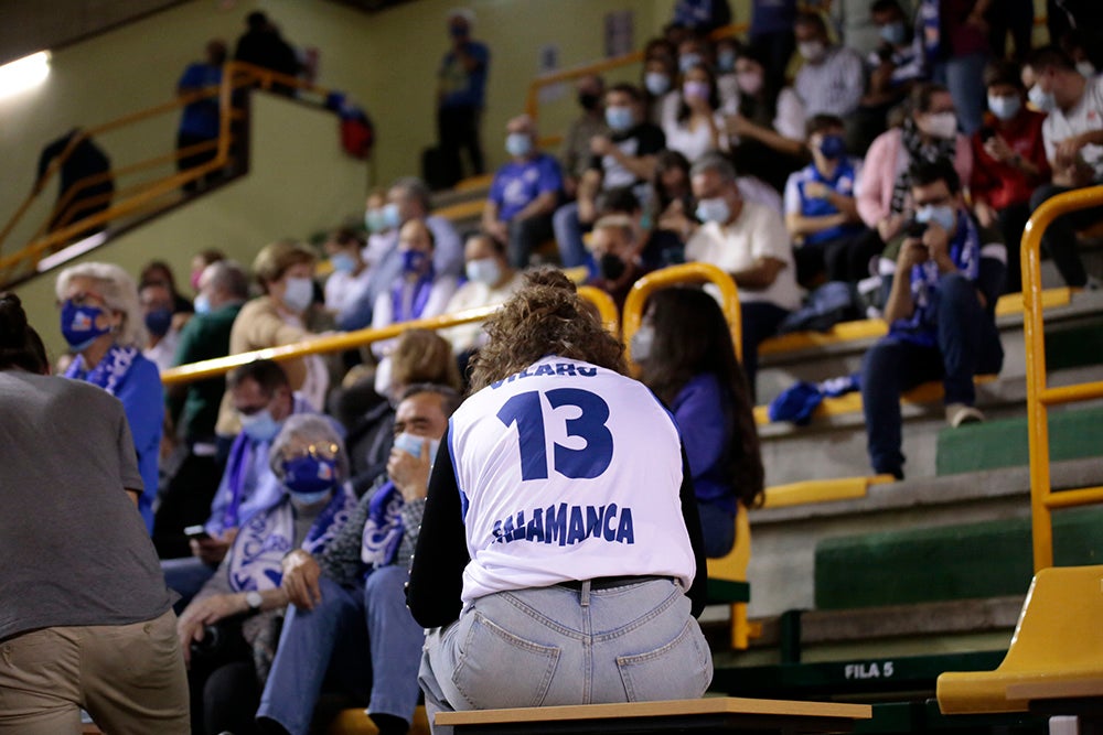 Würzburg empieza a recuperar el ambiente de siempre en las noches de Euroliga para presenciar la sufrida victoria del CB Avenida