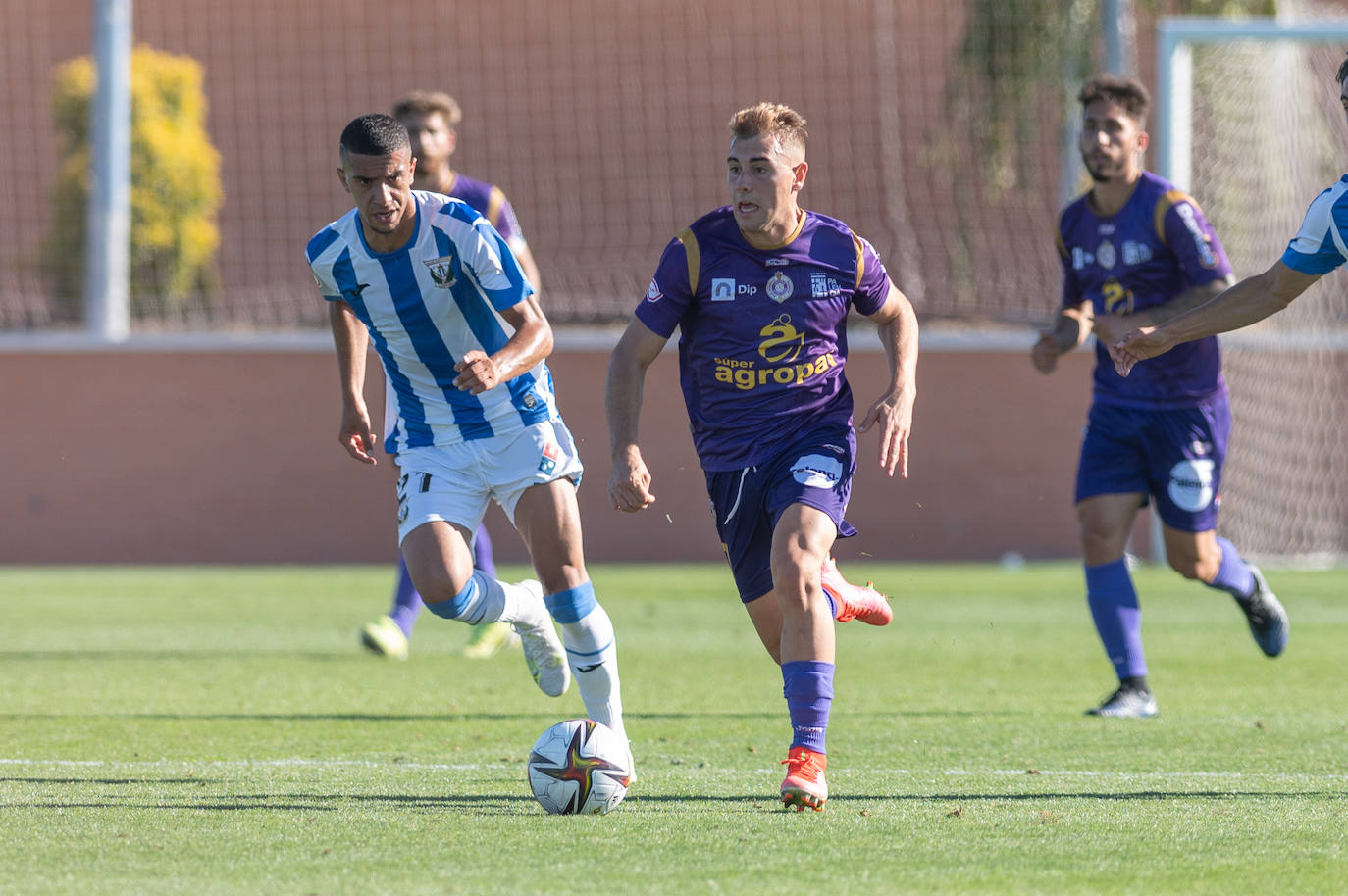 El equipo palentin suma la segunda victoria consecutiva en RFEF.