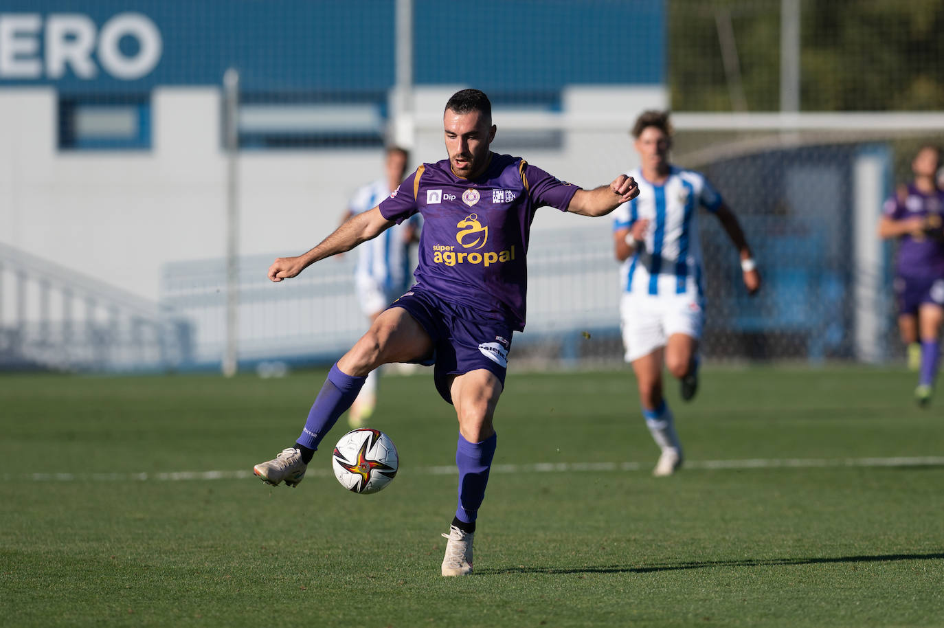 El equipo palentin suma la segunda victoria consecutiva en RFEF.