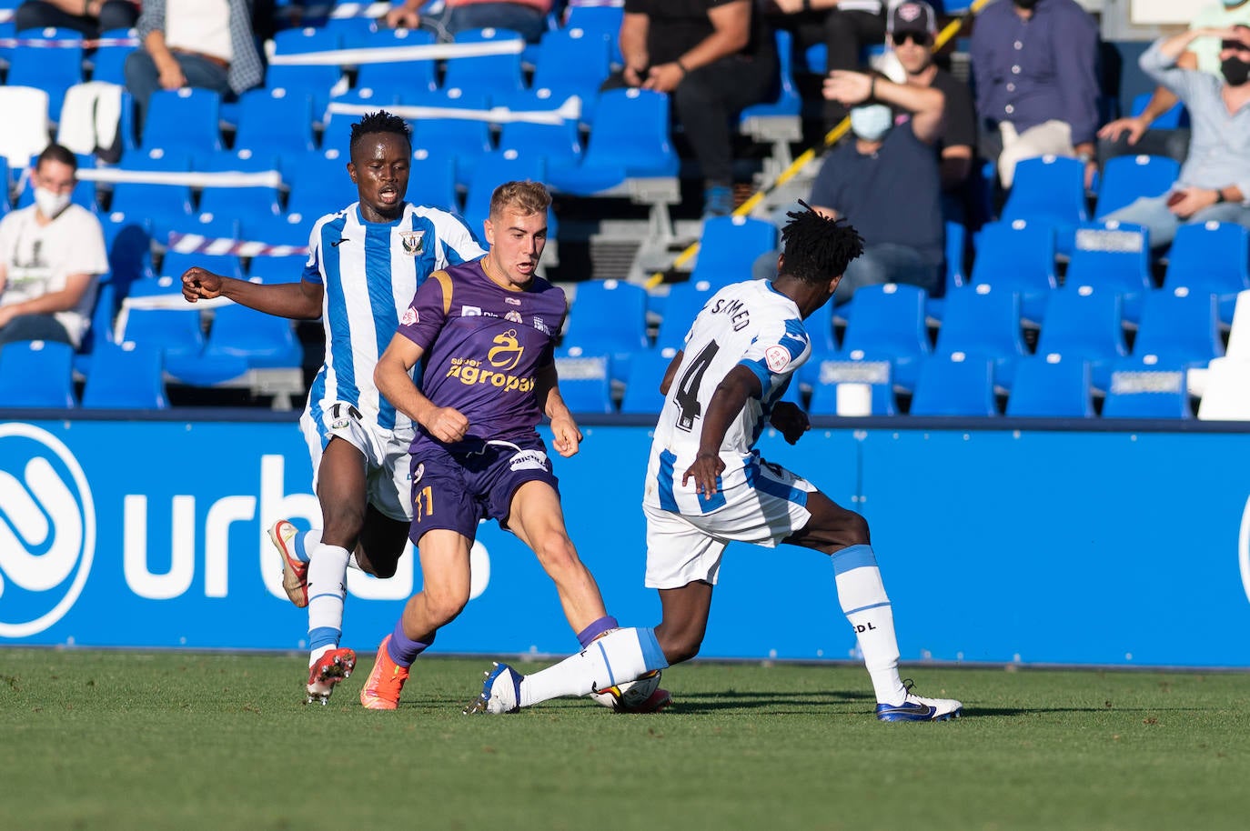 El equipo palentin suma la segunda victoria consecutiva en RFEF.