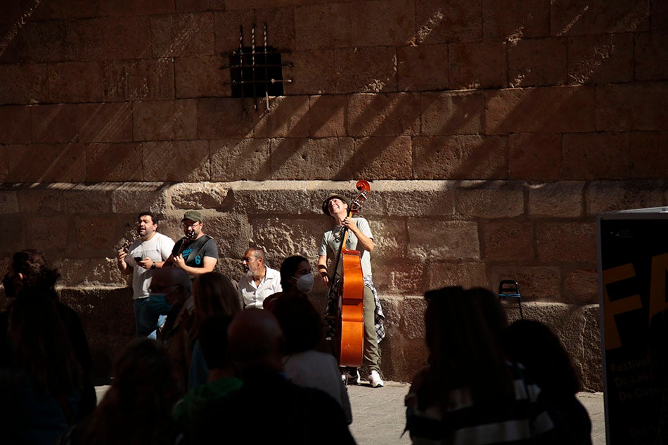 Las calles de Salamanca muestran un gran ambiente turístico con motivo del puente del 12 de octubre