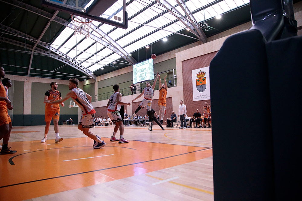 Duro correctivo para el Aquimisa Carbajosa en el debut liguero ante el Zamora Enamora (60-85)
