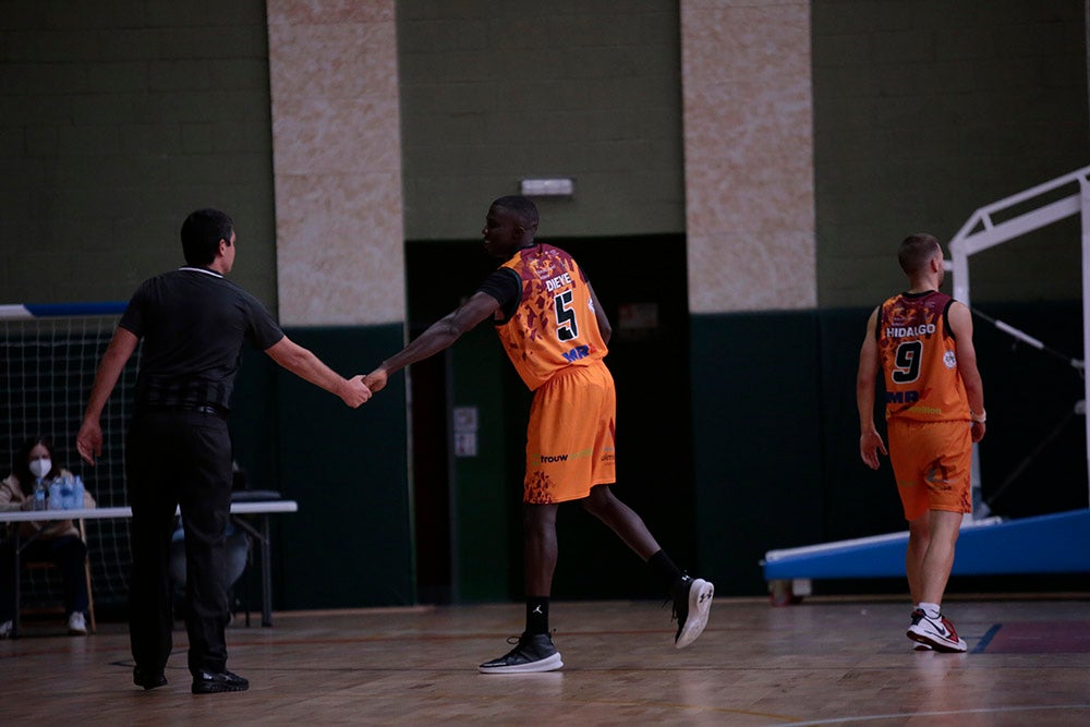 Duro correctivo para el Aquimisa Carbajosa en el debut liguero ante el Zamora Enamora (60-85)
