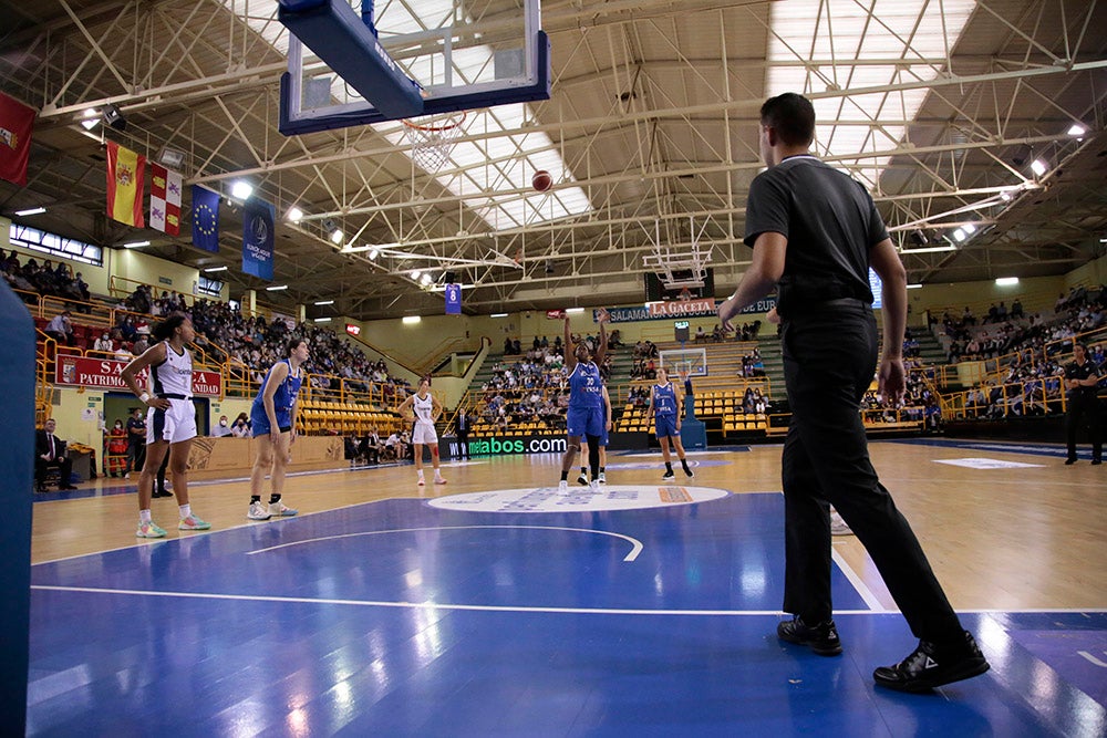 Avenida se pone serio en defensa y suma una más en la Liga (70-47)